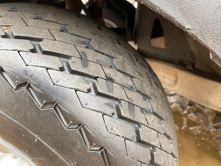 #1585-•-club-car-electric-golf-cart-with-charger-image-14