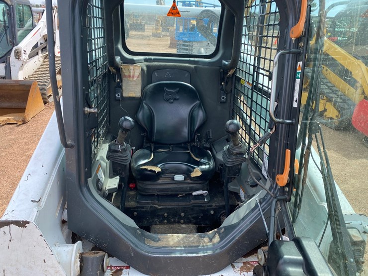 2014-bobcat-s590-image-28
