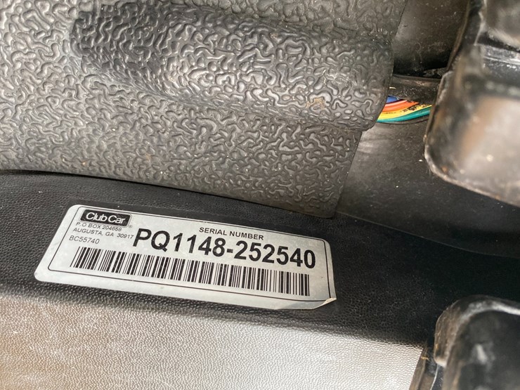 #1583-•-club-car-electric-golf-cart-with-charger-image-25