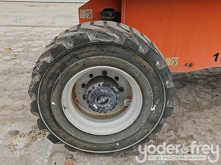 2016-jlg-400s-image-8