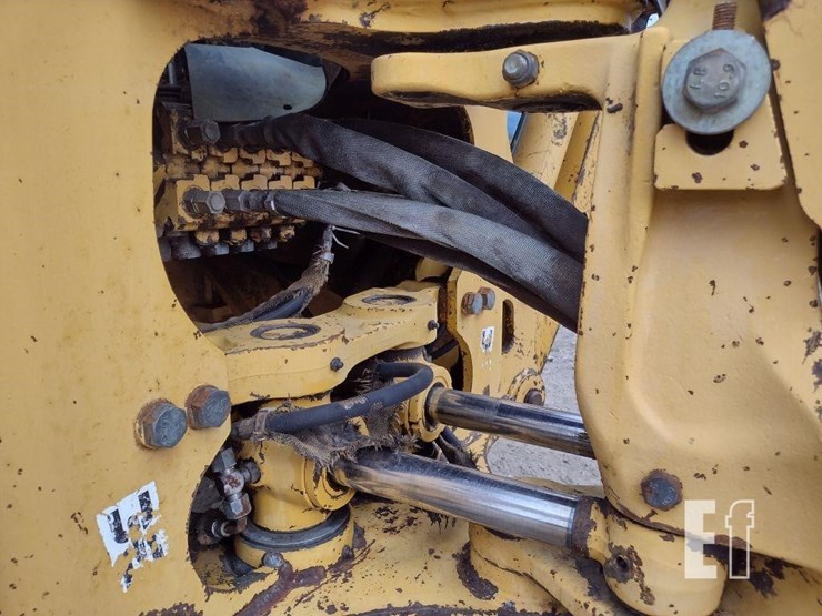 1995-deere-300d-image-36
