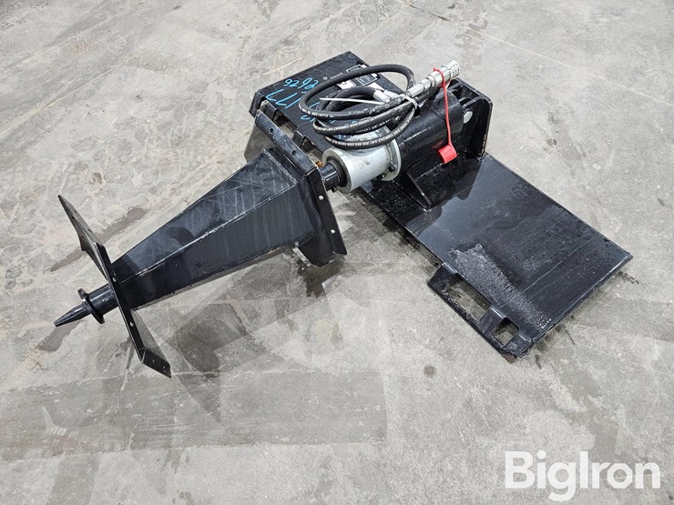 2025-massey-ferguson-730-image-1