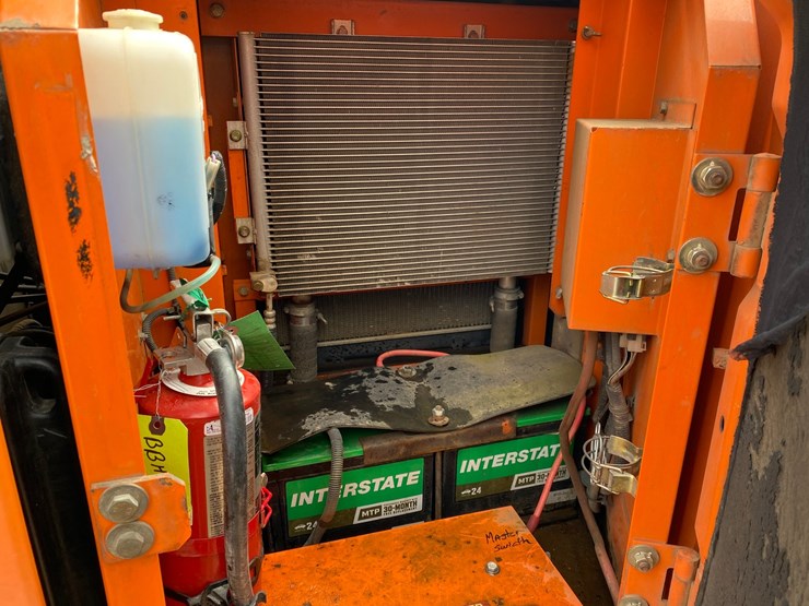 2005-hitachi-zx80-image-46