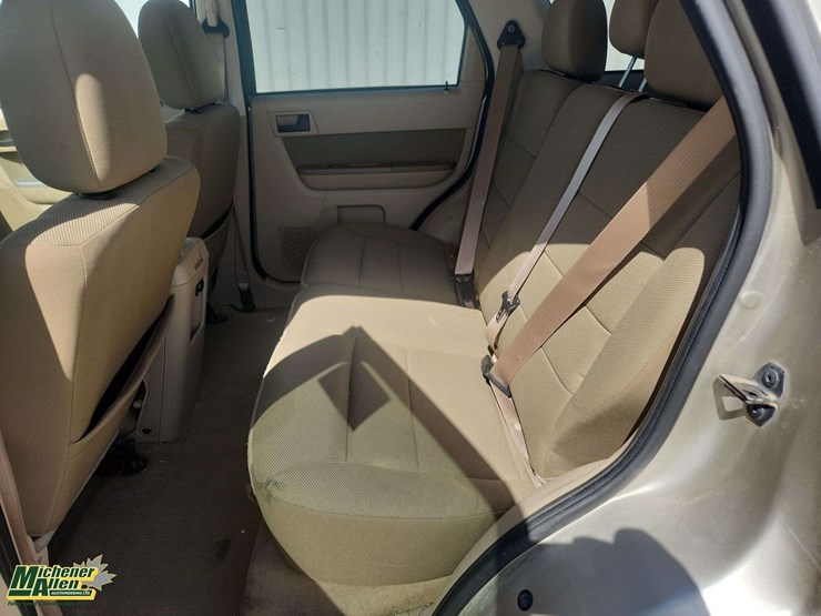 2010-ford-escape-xlt-image-16