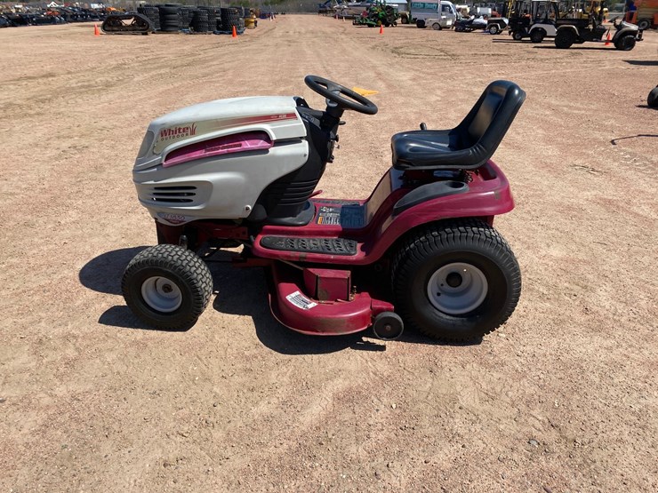 #1545-•-white-lt1850-hydro-riding-lawn-mower-image-9