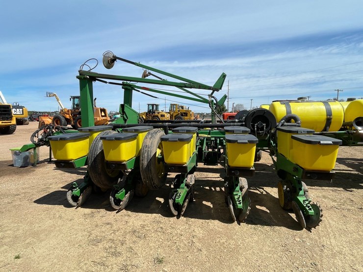 john-deere-7200-image-8