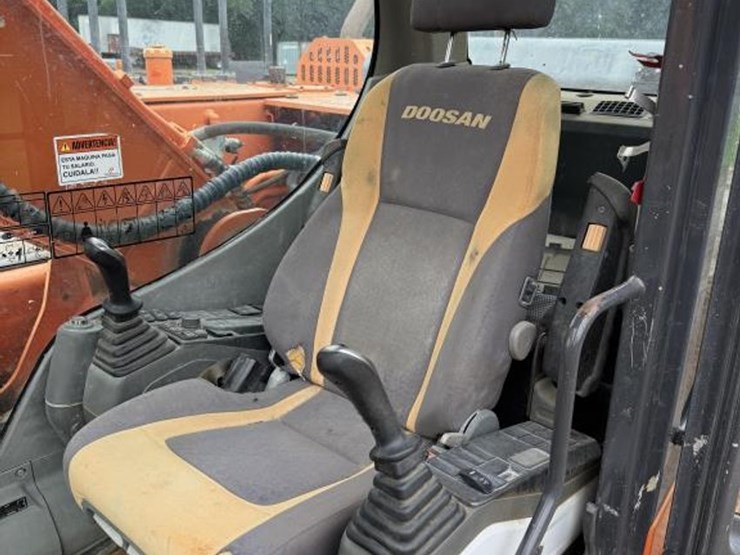 2014-doosan-dx225-lc-image-15