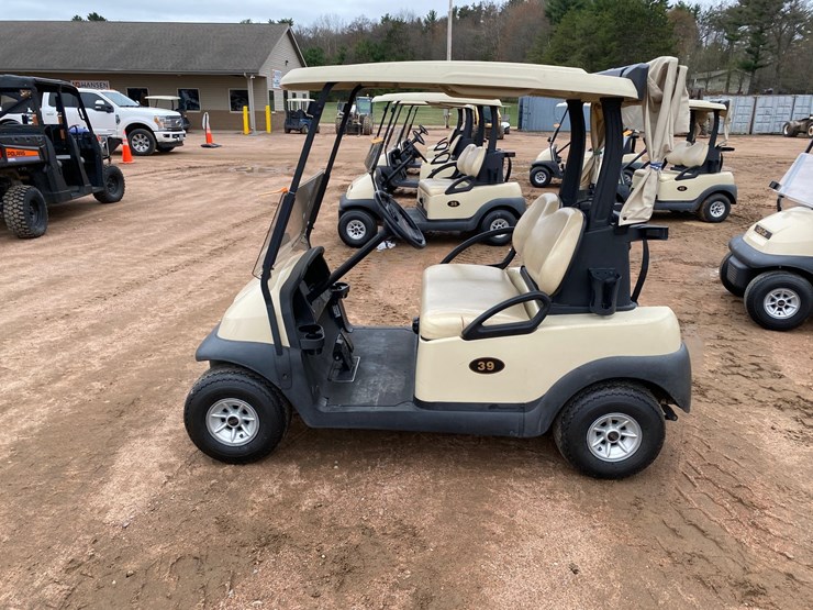 #1580-•-club-car-electric-golf-cart-with-charger-image-11