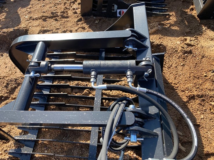 #4112-•-new-jct-84"-skeleton-rock-grapple-bucket-image-10