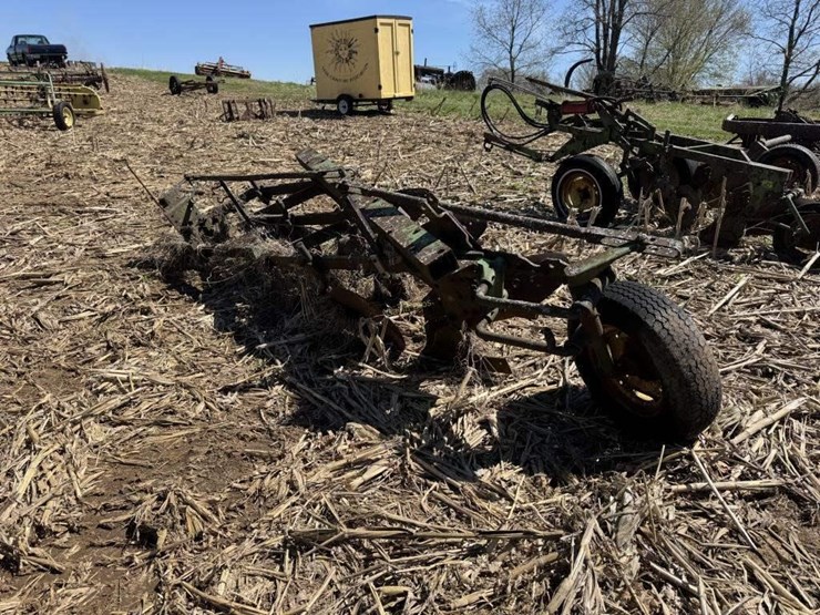 3-bottom-semi-mount-plow-image-5