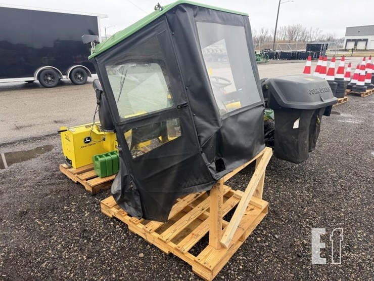 2011-john-deere-x360-image-4