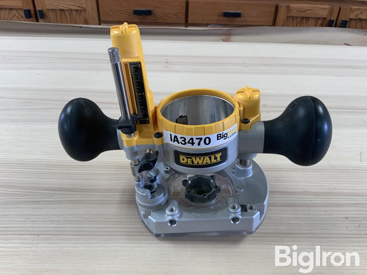dewalt-dnp612-plunge-base-image-2