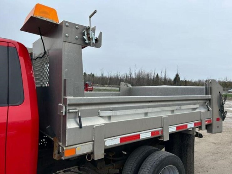 2020-ford-f550-xl-image-24