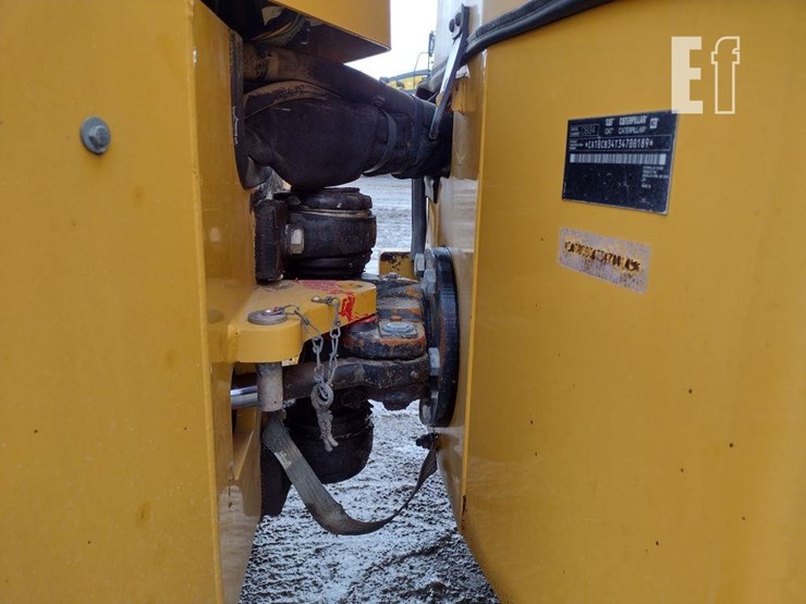 2010-caterpillar-cb34xw-image-16