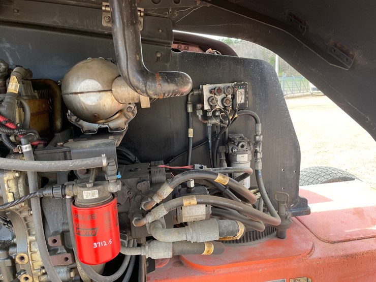 2016-jlg-400s-image-37