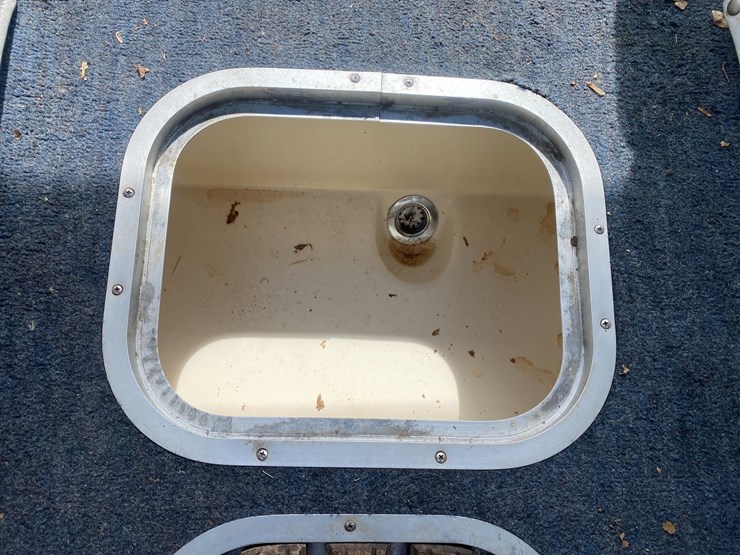 #1566-•-1986-celebrity-v190-19'-boat-(has-wi-title)-image-33