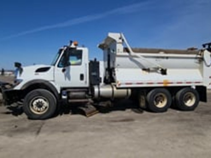 2016-international-workstar-7400-image-5