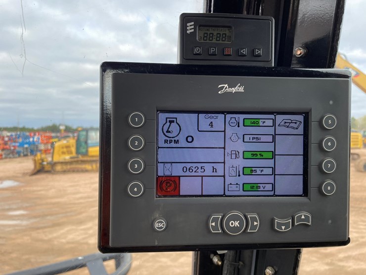 2017-gyro-trac-gt35-image-68