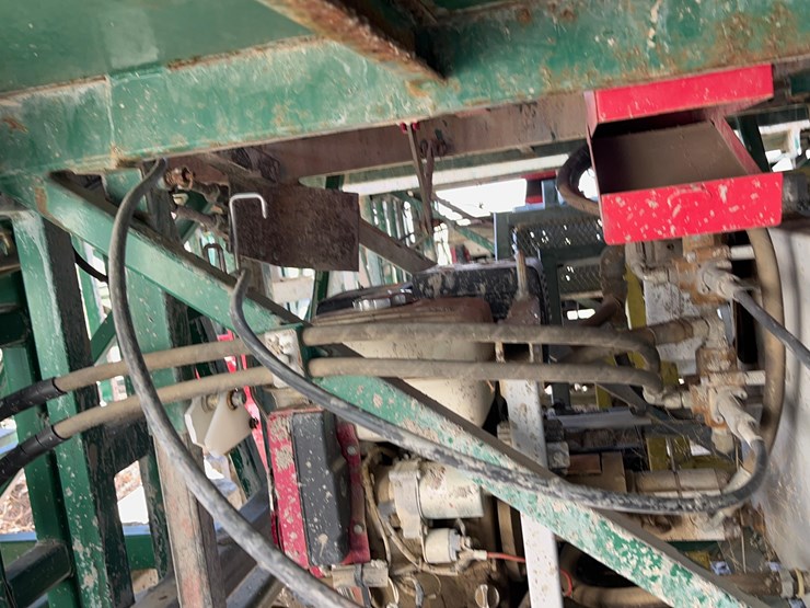 big-green-scaffolding-image-53