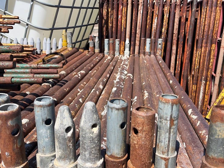 scaffolding-on-carring-cage.-image-3