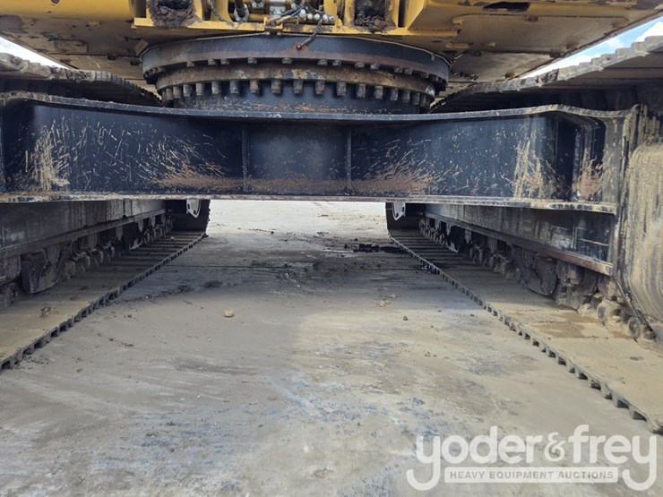 2021-caterpillar-336-image-24