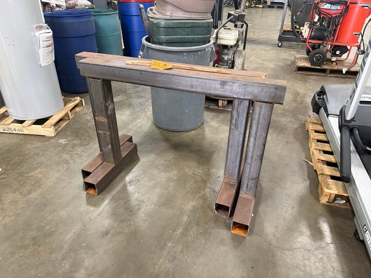 #2032-•-metal-table-legs-image-1