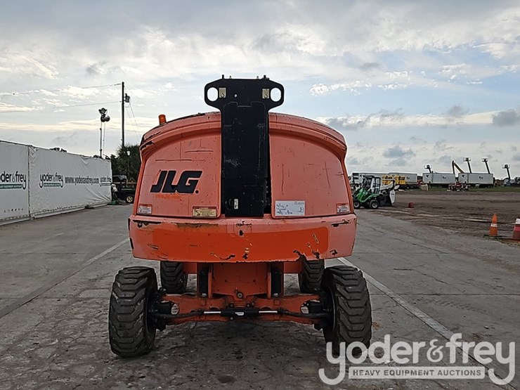 2016-jlg-400s-image-16