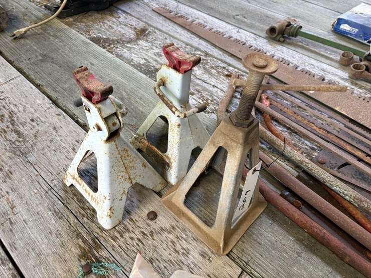 3-jack-stands-image-1