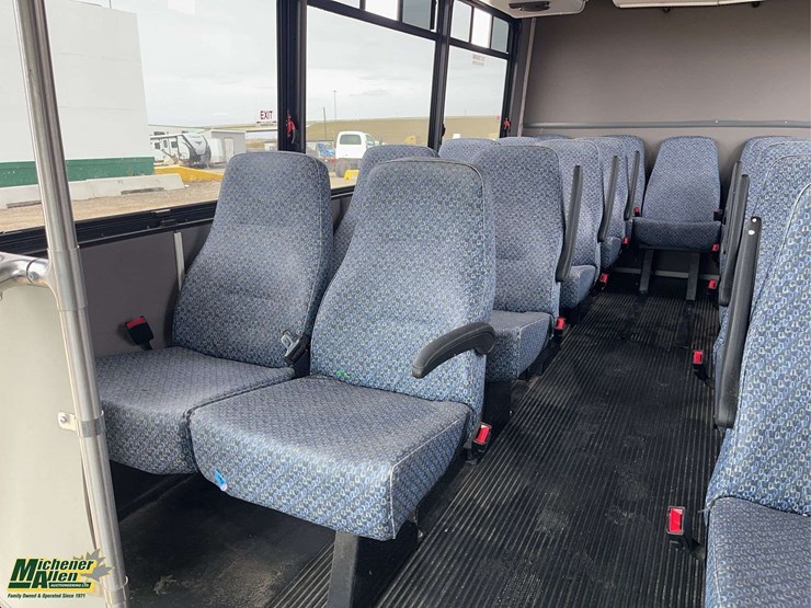 2016-ford-e-series-s/a-21-passenger-bus-image-18