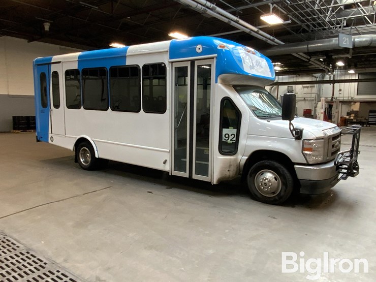 2024-ford-e450-image-3