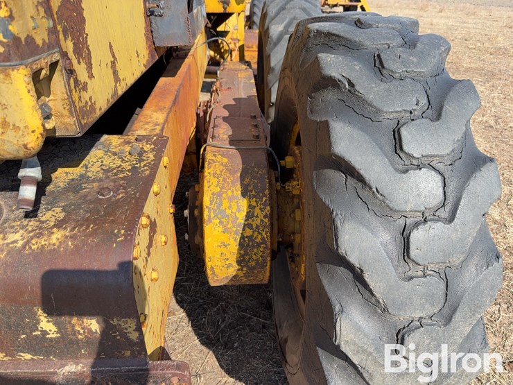 caterpillar-12-image-12