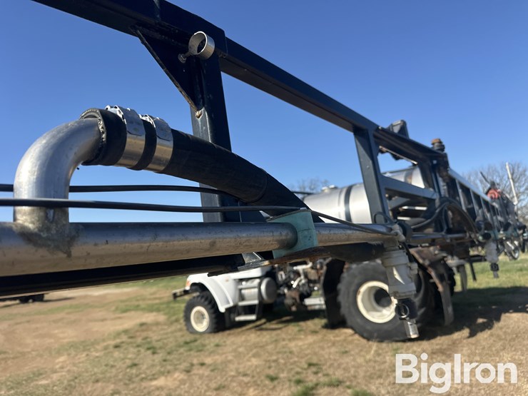 2011-peterbilt-348-image-11