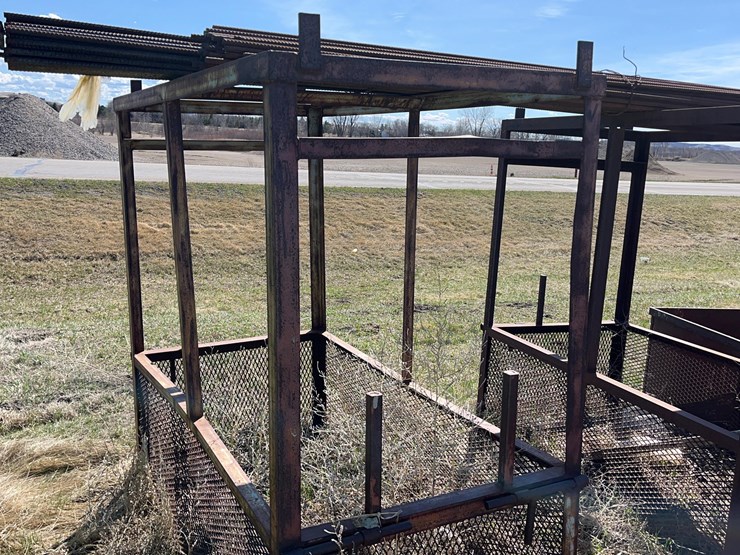 scaffolding-on-carring-cage.-image-1