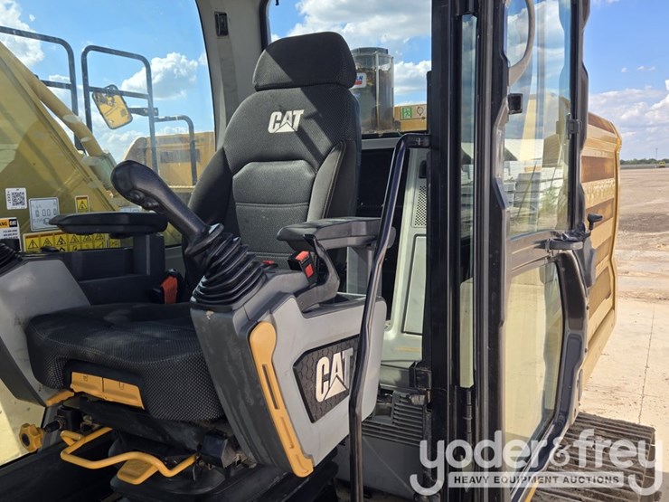 2021-caterpillar-336-image-104