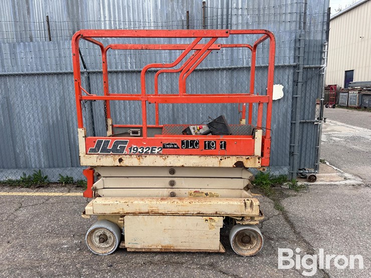 jlg-1932e2-image-2