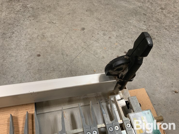 leigh-d4r-24”-dovetail-jig-image-12