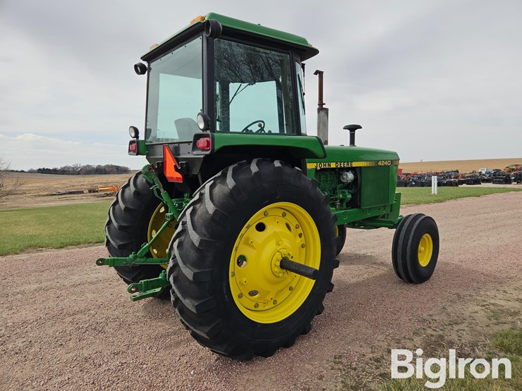 1982-john-deere-4240-image-5