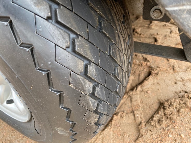 #1585-•-club-car-electric-golf-cart-with-charger-image-17