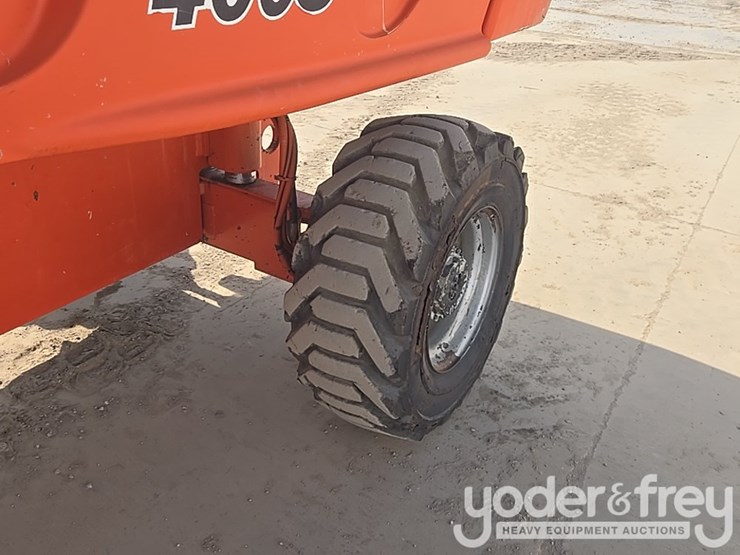 2008-jlg-400s-image-13