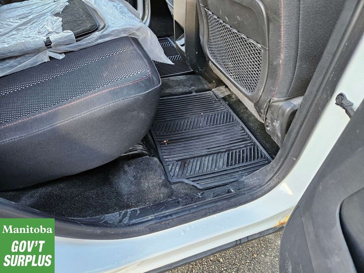 2016-chevrolet-equinox-lt-image-34