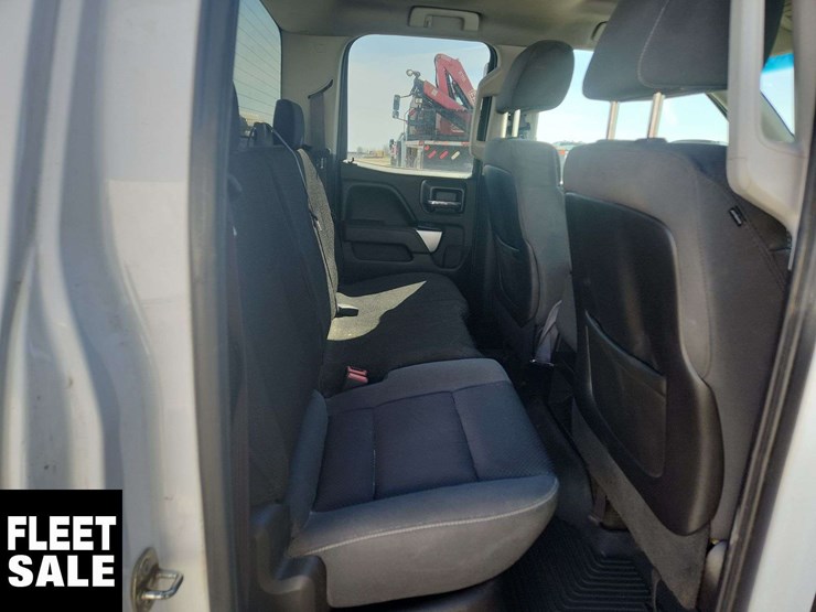 2015-chevrolet-silverado-1500-image-18