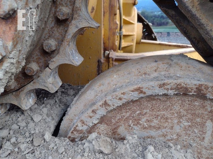 2015-caterpillar-d6t-xl-image-16