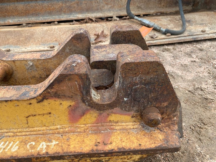 caterpillar-416-image-7