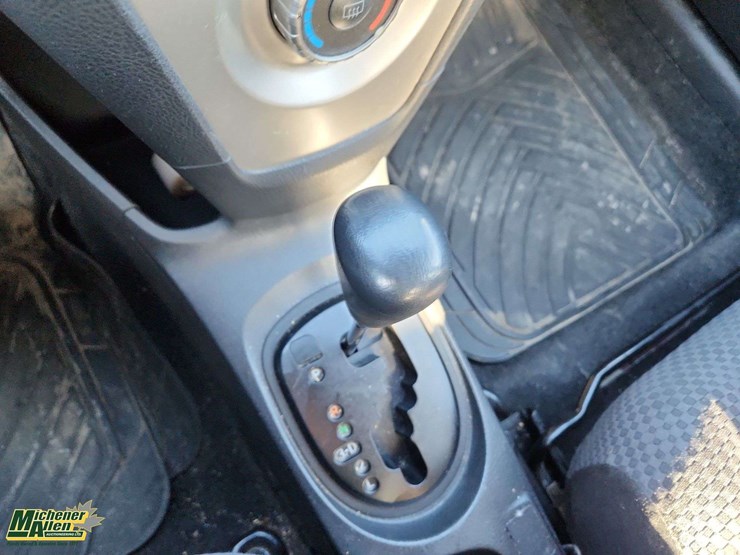 non-operable-2008-toyota-yaris-sport-4dr-sedan-4a-image-10