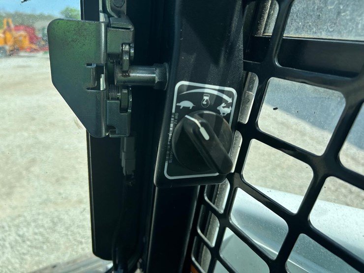 bobcat-t650-image-21