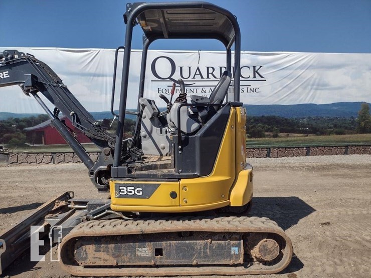2022-deere-35g-image-11