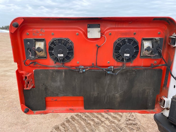 2016-bobcat-t770-image-26