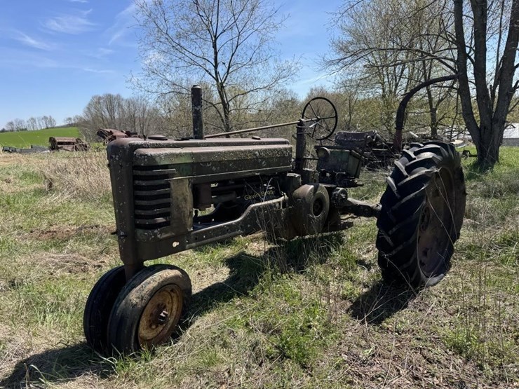 john-deere-b-image-2