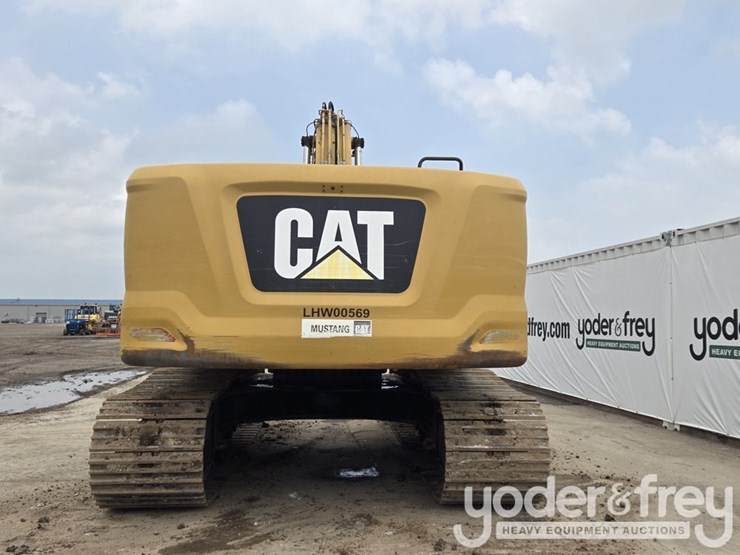 2019-caterpillar-330-image-4