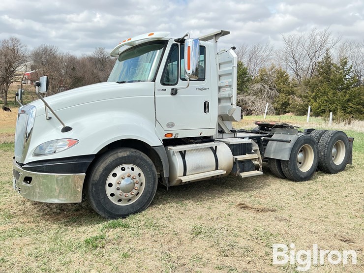 2013-international-prostar-image-1